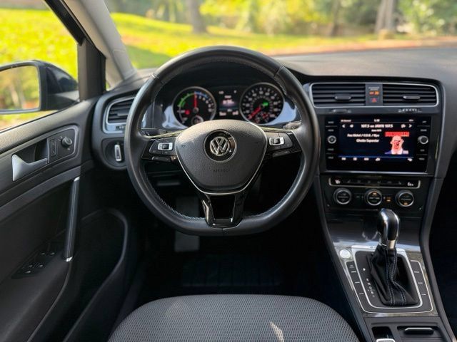 Used 2019 Volkswagen e-Golf SE FWD image 18