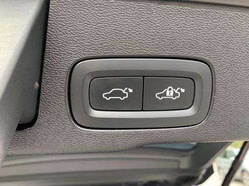 Used 2023 Volvo XC60 B5 Core w/ Climate Package AWD/4WD image 41