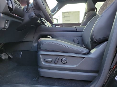 New 2025 Nissan Armada Platinum w/ Convenience Package image 16