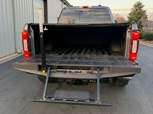 Used 2021 Ford F250 Platinum w/ FX4 Off-Road Package image 12