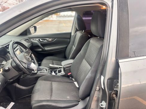 Used 2017 Nissan Rogue SV image 18