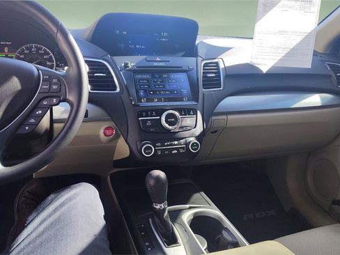 Used 2018 Acura RDX AWD w/ Advance Package image 9