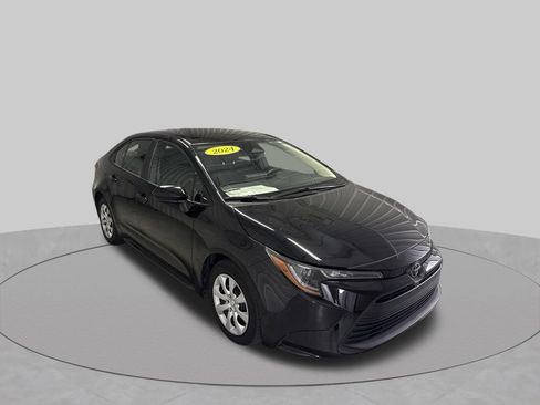 Used 2024 Toyota Corolla LE FWD image 5