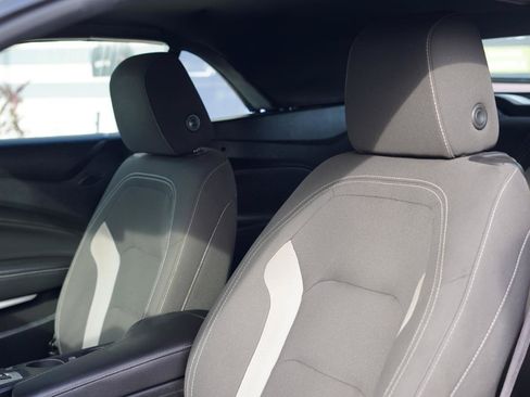 Used 2020 Chevrolet Camaro LT RWD image 15