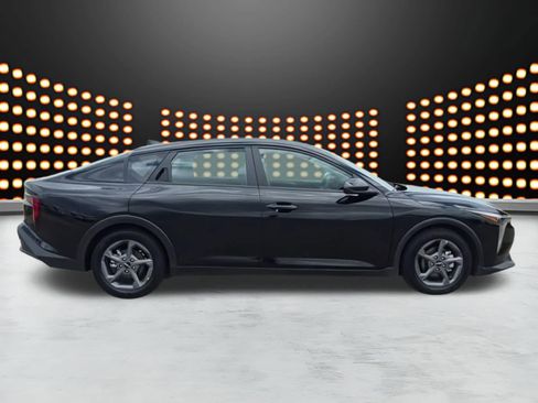 Used 2025 Kia K4 FWD image 9