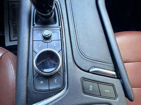 Used 2020 Cadillac XT5 Premium Luxury image 12