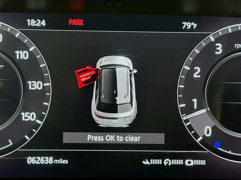 Used 2019 Land Rover Range Rover Velar R-Dynamic SE image 15