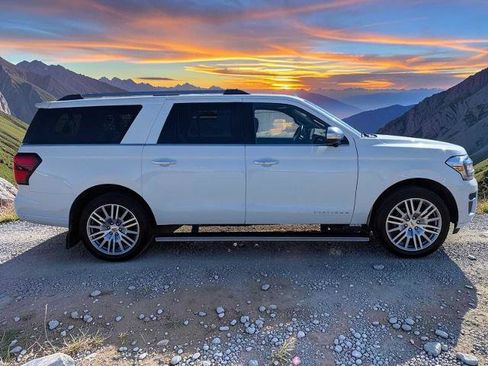 Certified 2024 Ford Expedition Max Platinum AWD/4WD image 7