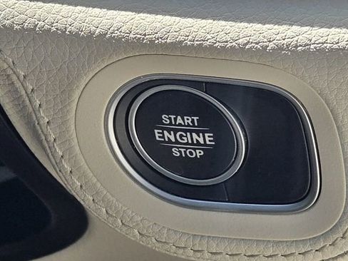 Used 2025 Mercedes-Benz GLE 450e 4MATIC image 24