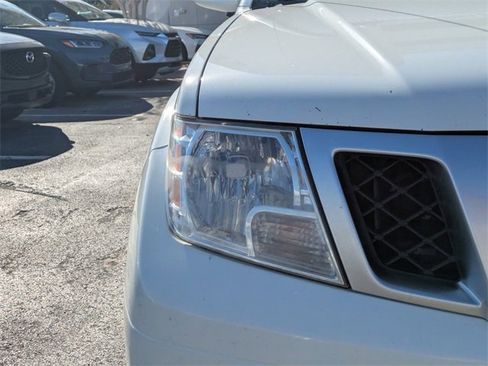 Used 2017 Nissan Frontier PRO-4X w/ Pro-4x Luxury Package image 8