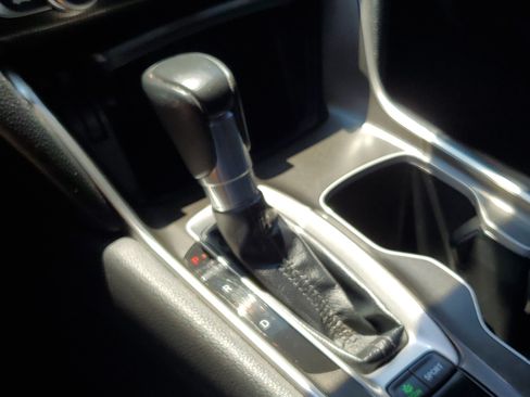 Used 2018 Honda Accord Sport image 28