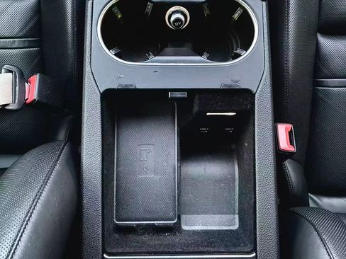 Used 2022 Porsche Cayenne Platinum Edition image 21