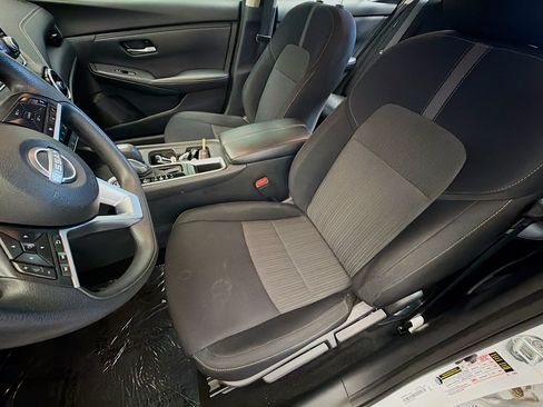 Used 2024 Nissan Sentra SV FWD image 10