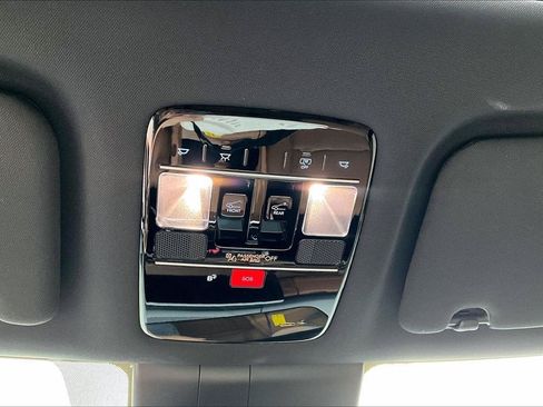 Used 2025 Hyundai Santa Fe Limited AWD/4WD image 16