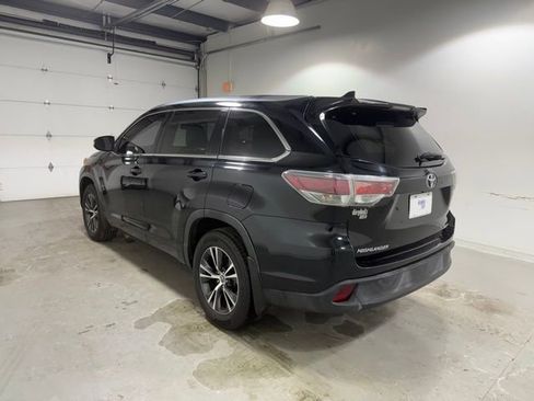 Used 2016 Toyota Highlander XLE image 4