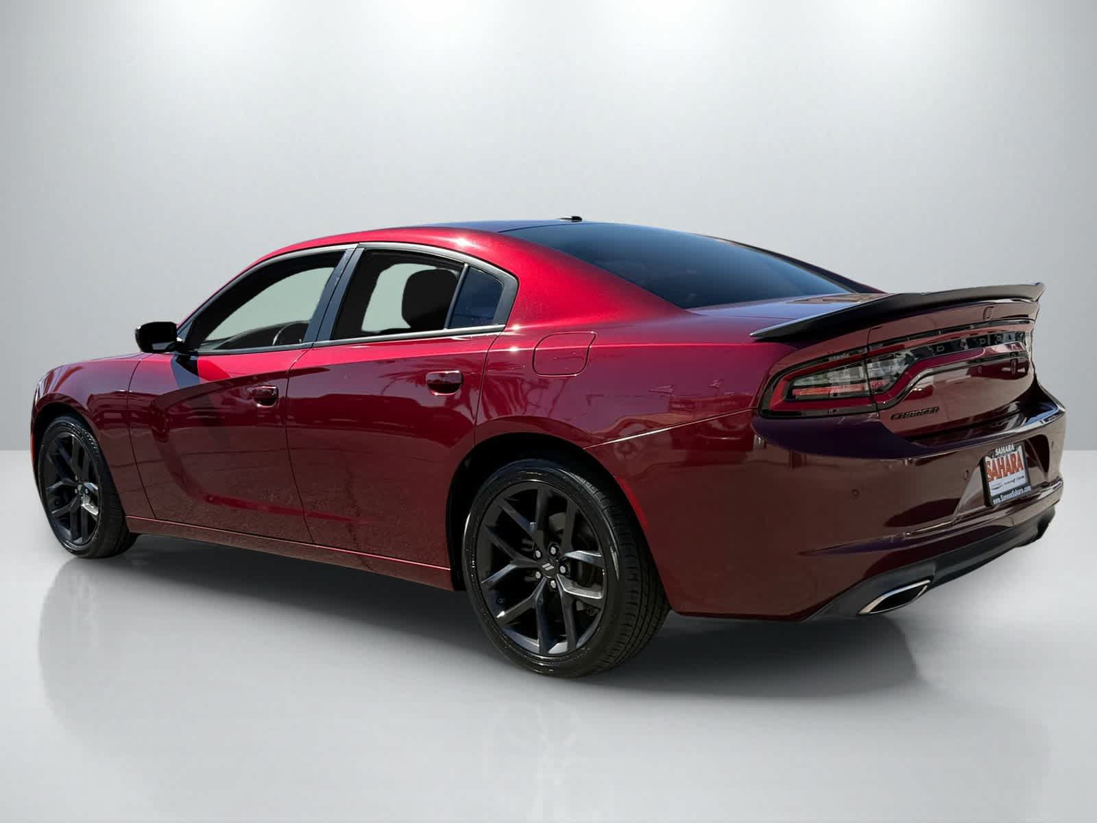 Used 2022 Dodge Charger SXT w/ Blacktop Package RWD image 4