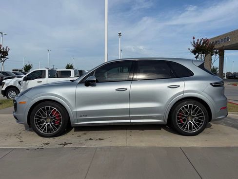 Used 2021 Porsche Cayenne GTS AWD/4WD image 9
