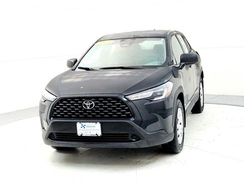 Certified 2024 Toyota Corolla Cross L image 2