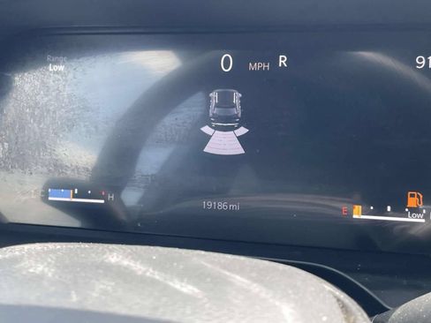 Used 2025 Jeep Grand Cherokee Altitude RWD image 25