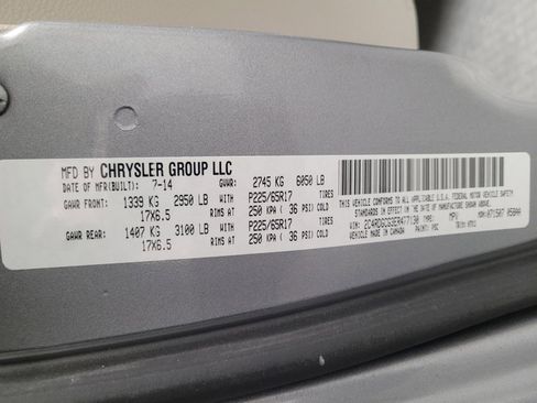 Used 2014 Dodge Grand Caravan SXT image 33