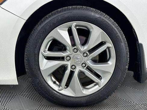 Used 2018 Honda Accord LX image 29