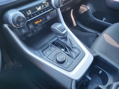 Used 2022 Toyota RAV4 SE w/ Convenience Package AWD/4WD image 15