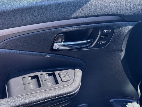 Certified 2025 Honda Ridgeline RTL image 16