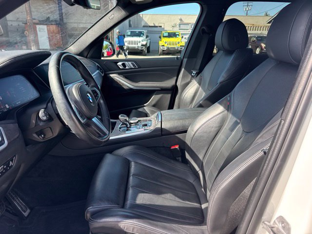 Used 2021 BMW X5 xDrive40i w/ M Sport Package AWD/4WD image 9