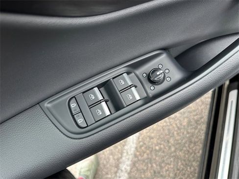 Used 2021 Audi Q8 Premium Plus w/ Premium Plus Package image 19