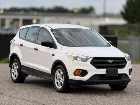 Used 2017 Ford Escape S FWD image 1