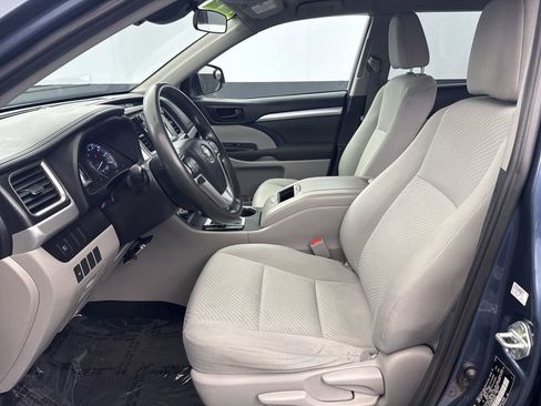 Used 2019 Toyota Highlander LE image 13