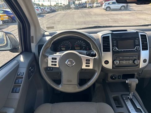 Used 2017 Nissan Frontier SV image 13