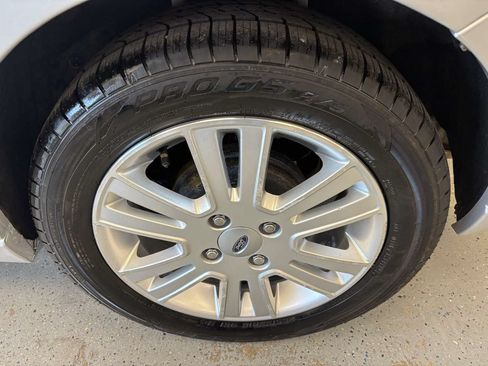 Used 2010 Ford Focus SEL FWD image 24