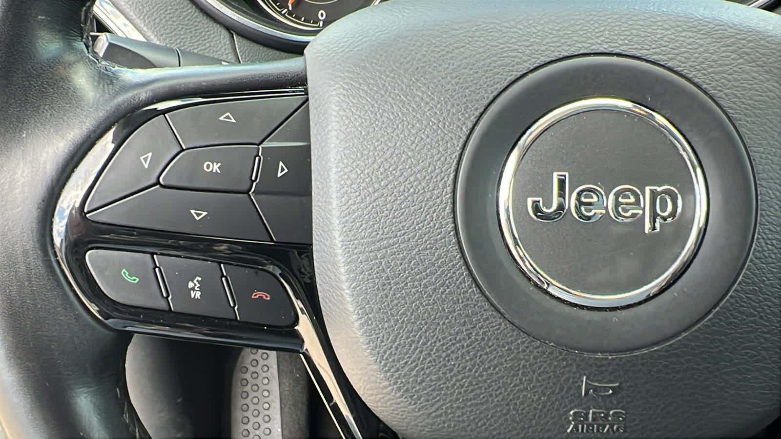 Used 2020 Jeep Cherokee Latitude Plus AWD/4WD image 19