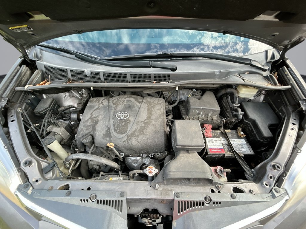 Used 2018 Toyota Sienna XLE w/ XLE Navigation Package FWD image 35