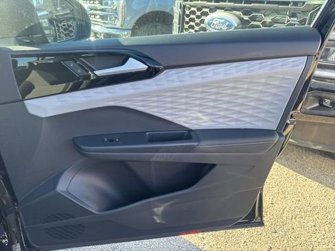 Used 2024 Volkswagen Taos S image 13