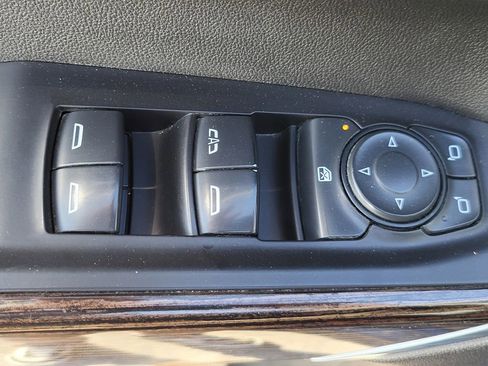 Used 2021 GMC Sierra 1500 Elevation w/ Preferred Package image 19