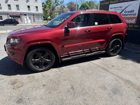 Used 2014 Jeep Grand Cherokee Altitude AWD/4WD image 4