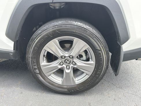 Used 2025 Toyota RAV4 XLE AWD/4WD image 19