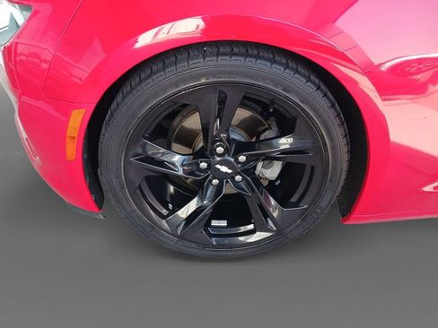 Used 2019 Chevrolet Camaro LT RWD image 15