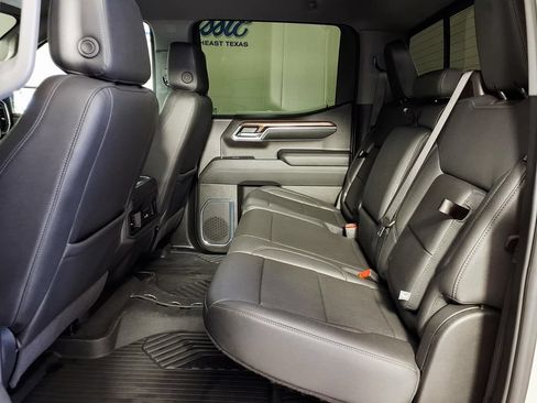 Used 2024 Chevrolet Silverado 1500 LT Trail Boss w/ LT Trail Boss Premium Package AWD/4WD image 9