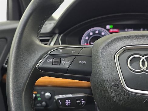 Used 2023 Audi Q5 2.0T Prestige w/ Prestige Package image 18