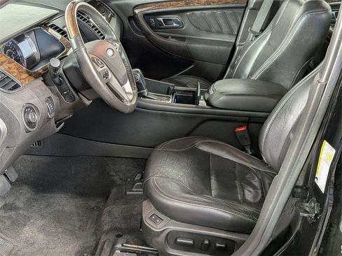 Used 2018 Ford Taurus Limited image 12