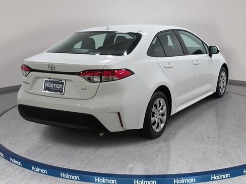 Certified 2025 Toyota Corolla LE FWD image 5