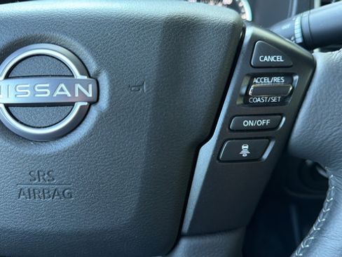 Used 2024 Nissan Frontier SL w/ Technology Package AWD/4WD image 23