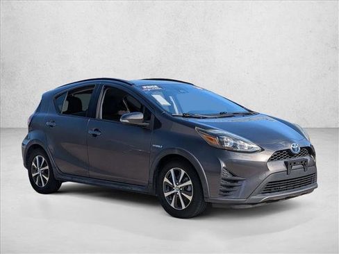 Used 2018 Toyota Prius C Two image 3