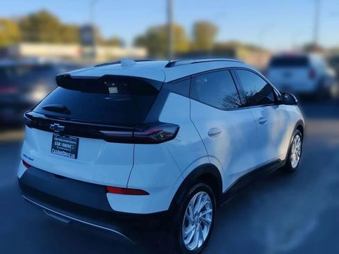 Used 2023 Chevrolet Bolt EUV LT image 4