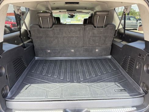 Used 2019 Cadillac Escalade ESV Luxury AWD/4WD image 22