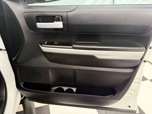 Used 2020 Toyota Tundra SR5 w/ SR5 Upgrade Package image 19