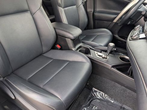 Used 2013 Toyota RAV4 Limited image 23